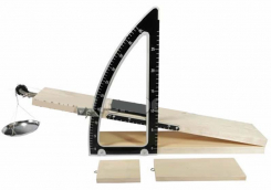 Ierīce trieciena spēka demonstrēšanai