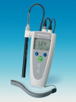 Portatīvais pH / °C mērītājs FiveGoTM Starter‐Kit FG2‐Kito 